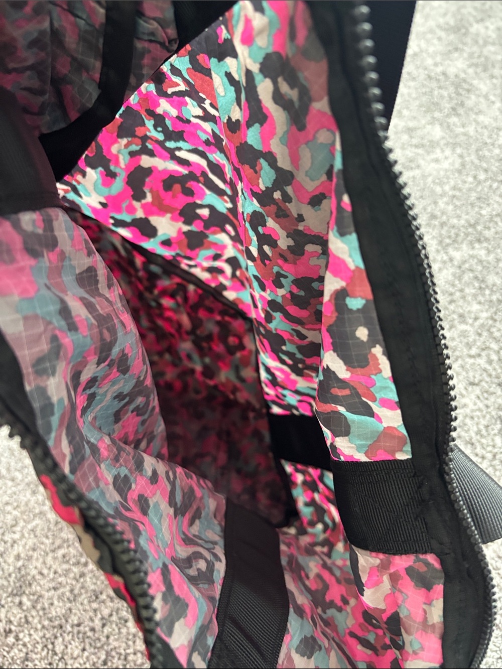 EUC Athleta Nylon Gym Bag - Picture 8 of 10